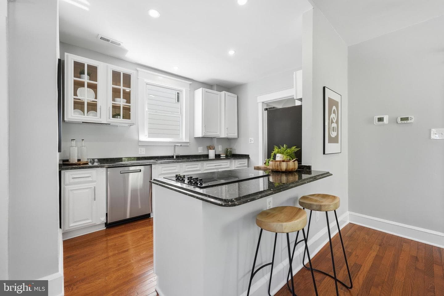 1215 Hamilton Street NW photo 16