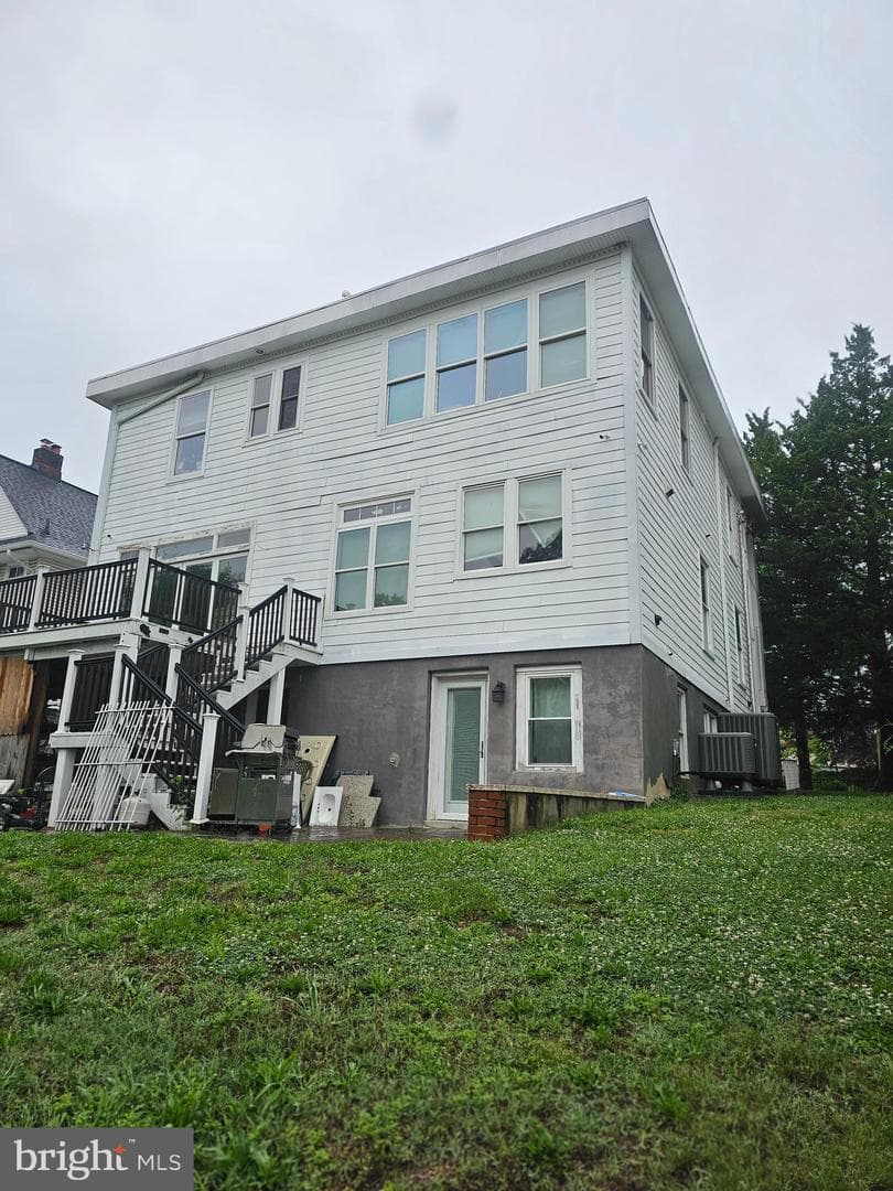 1825 Hamlin Street NE photo 5