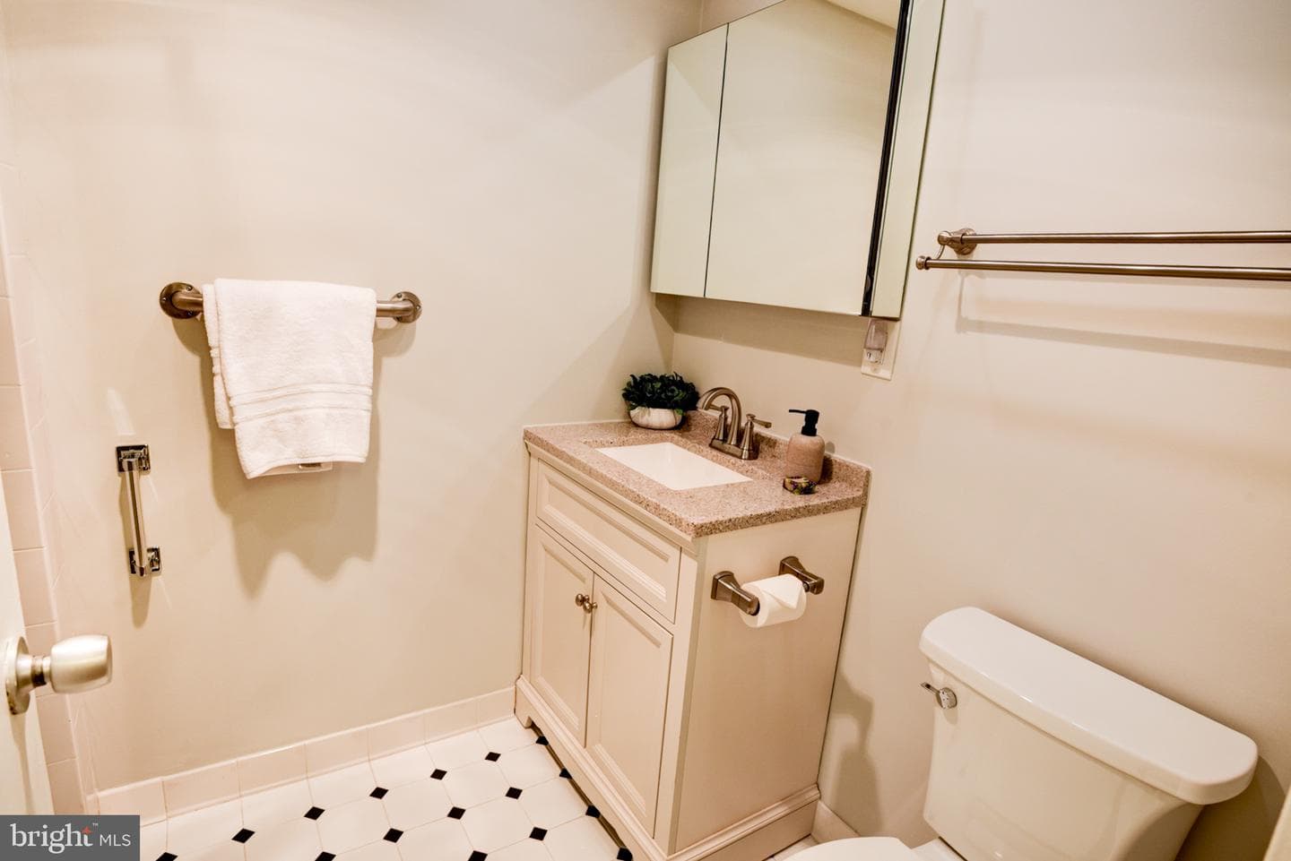 4100 Cathedral Avenue NW #512 photo 40