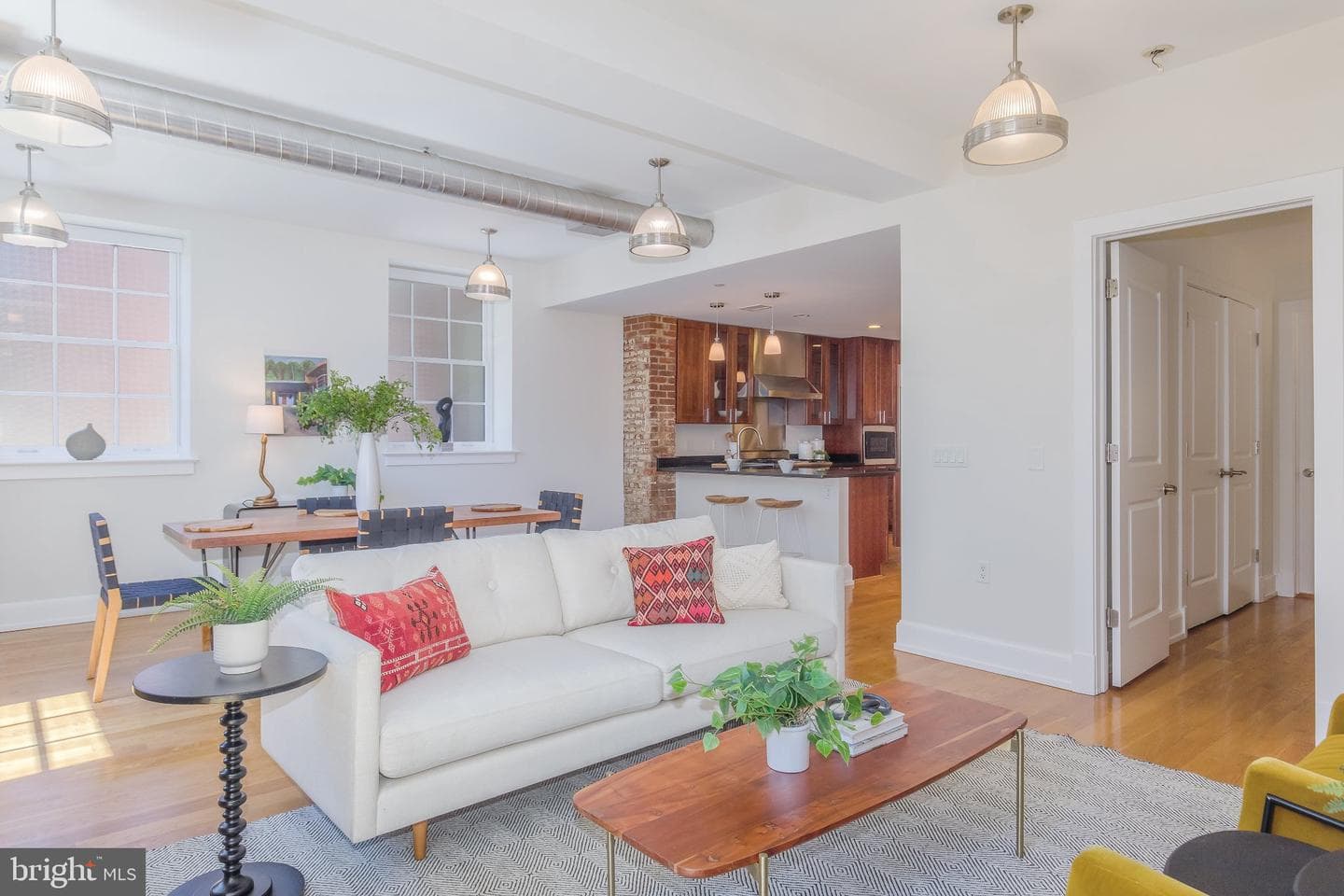 215 I Street NE #105 photo 5