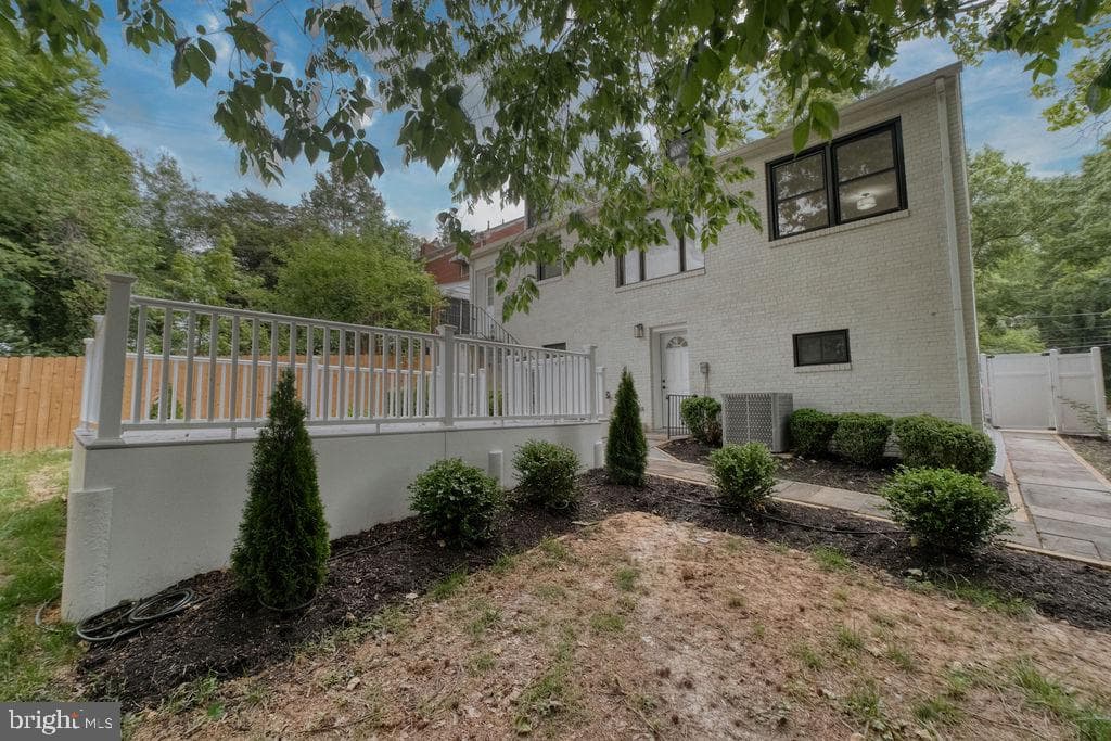 1361 Branch Avenue SE photo 41