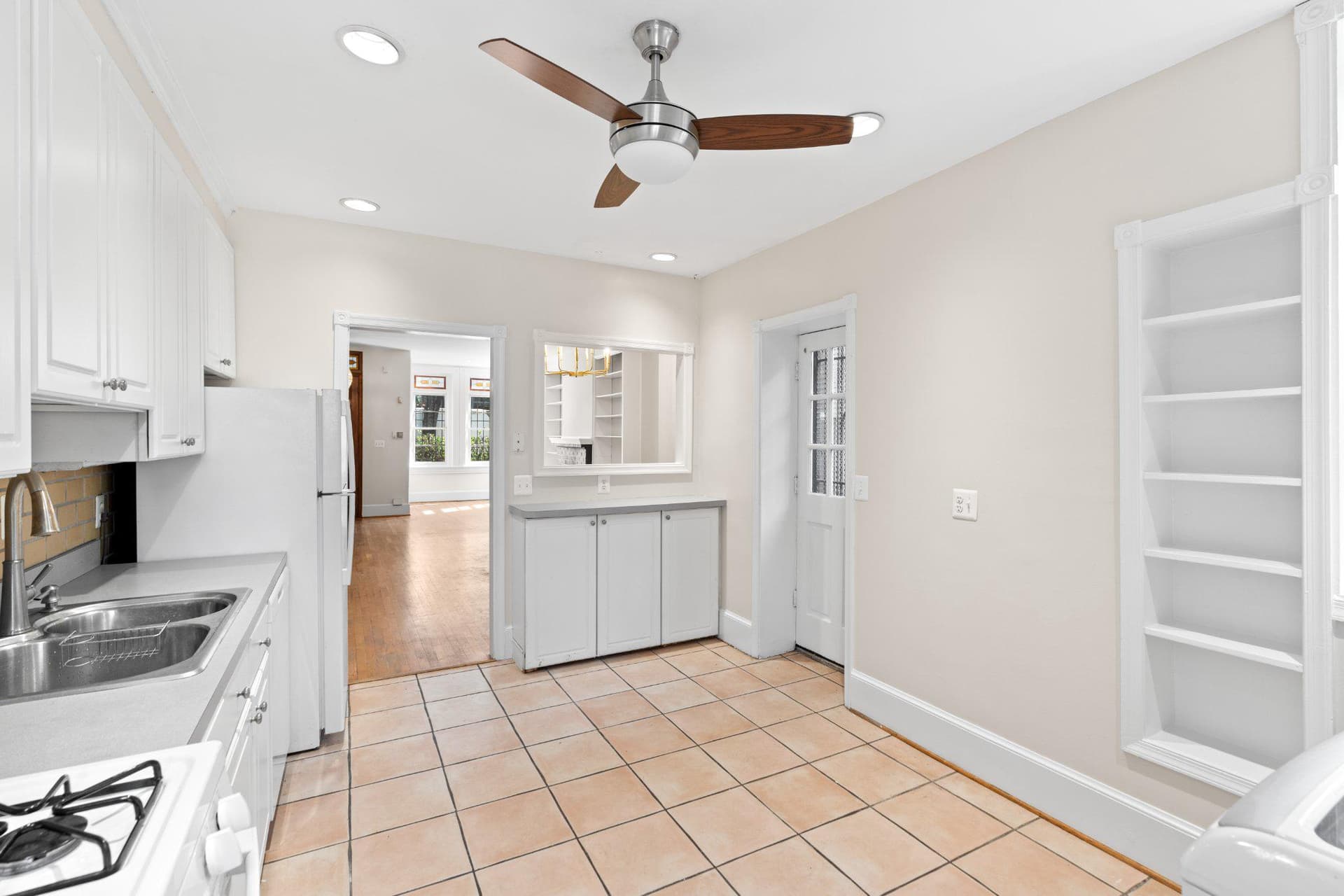 1112 I Street SE photo 12