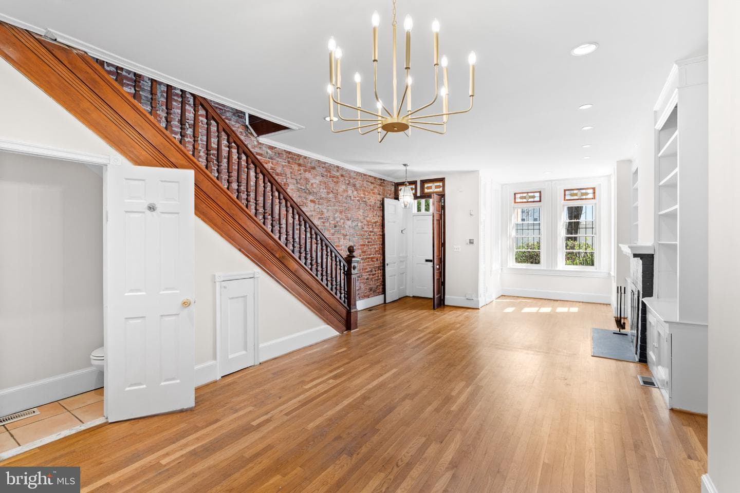 1112 I Street SE photo 2