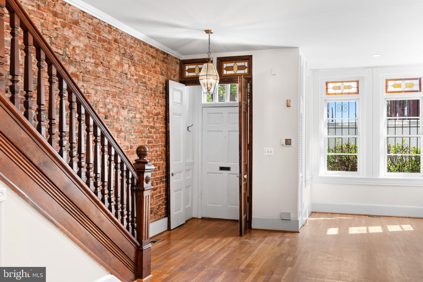 1112 I Street SE photo 3