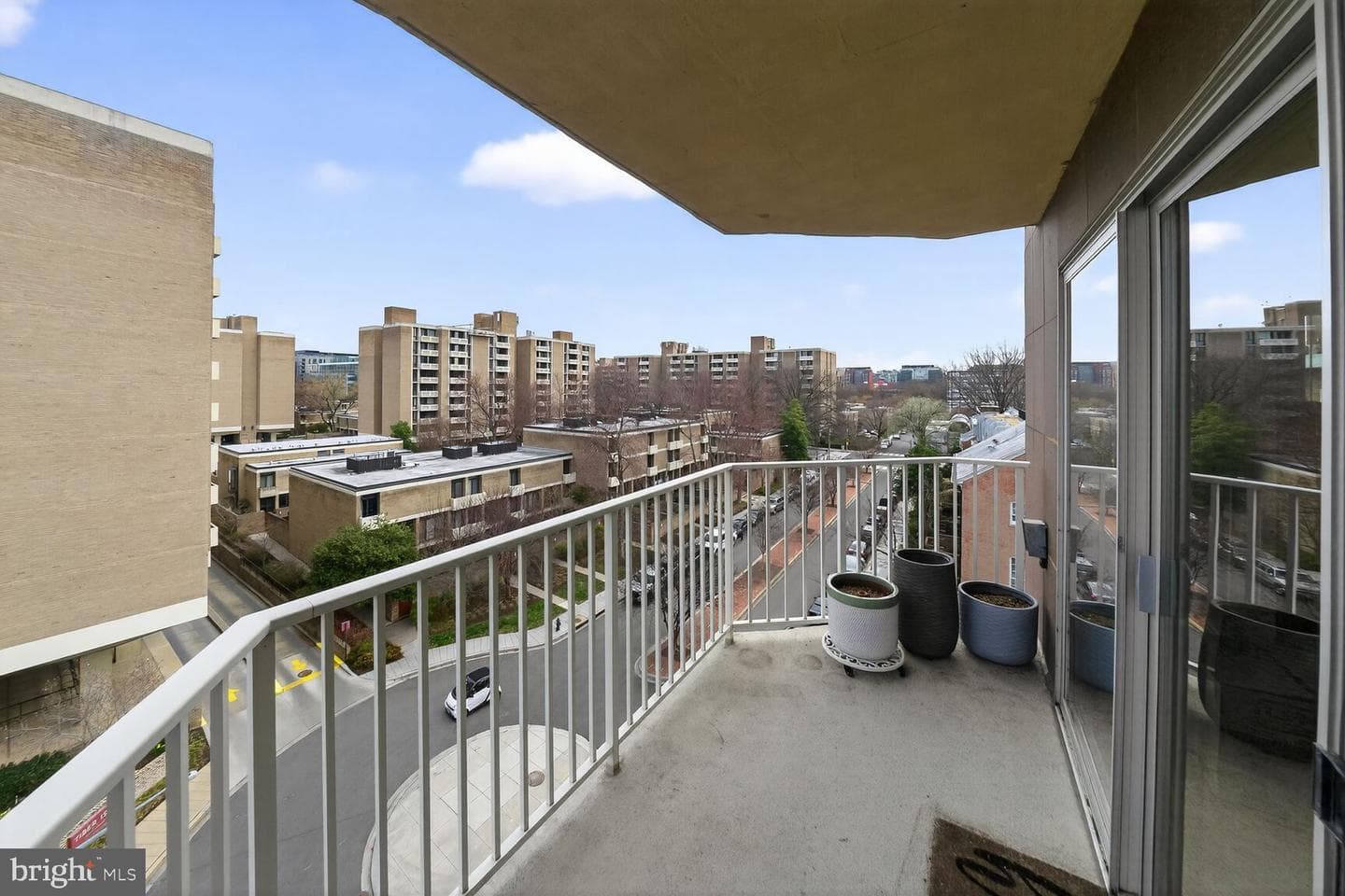 560 N SW #n615 photo 16