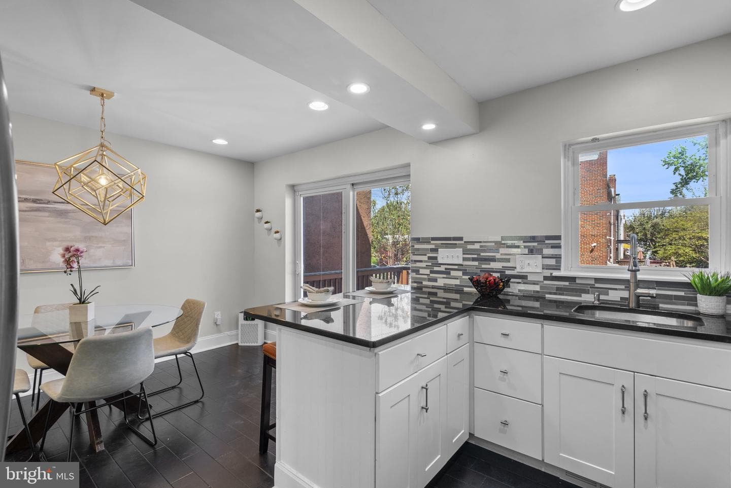 1604 C Street NE photo 10