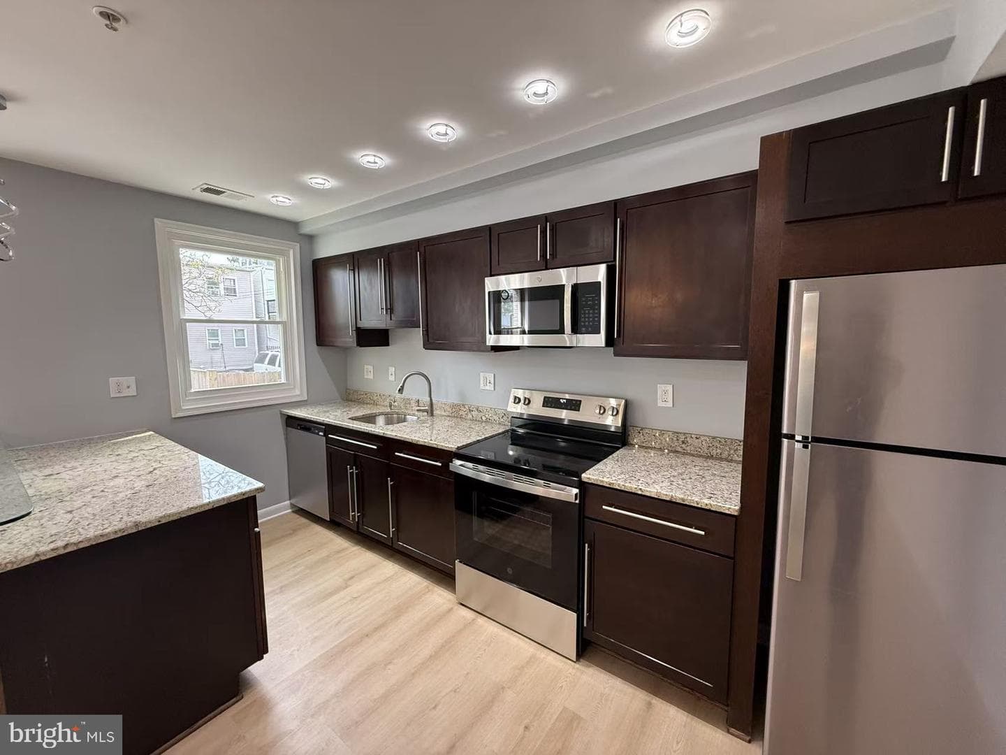 412 19th Street NE #201 photo 7