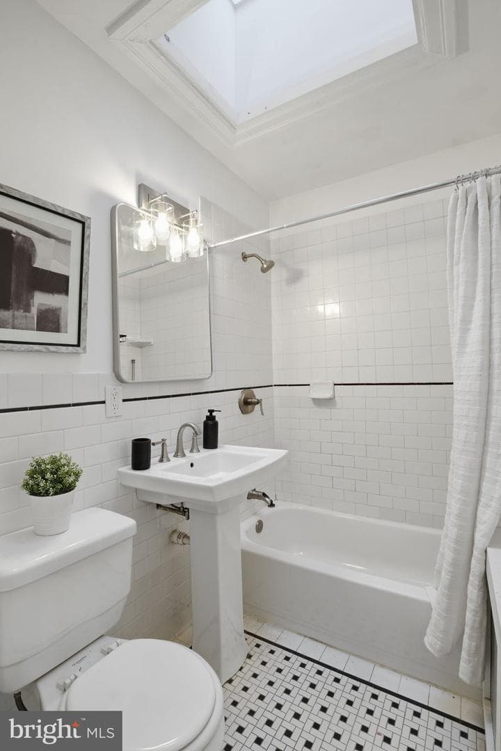 1228 Orren Street NE photo 24