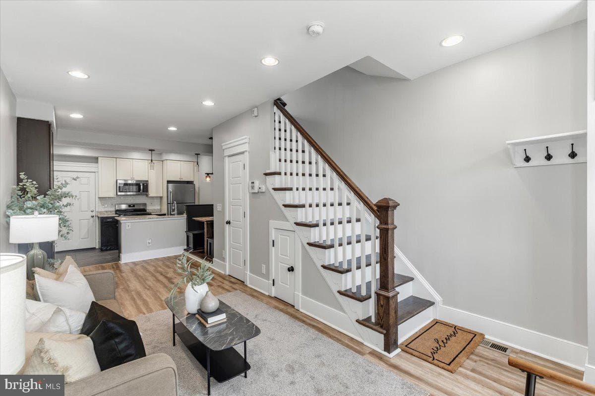 635 20th Street NE photo 3
