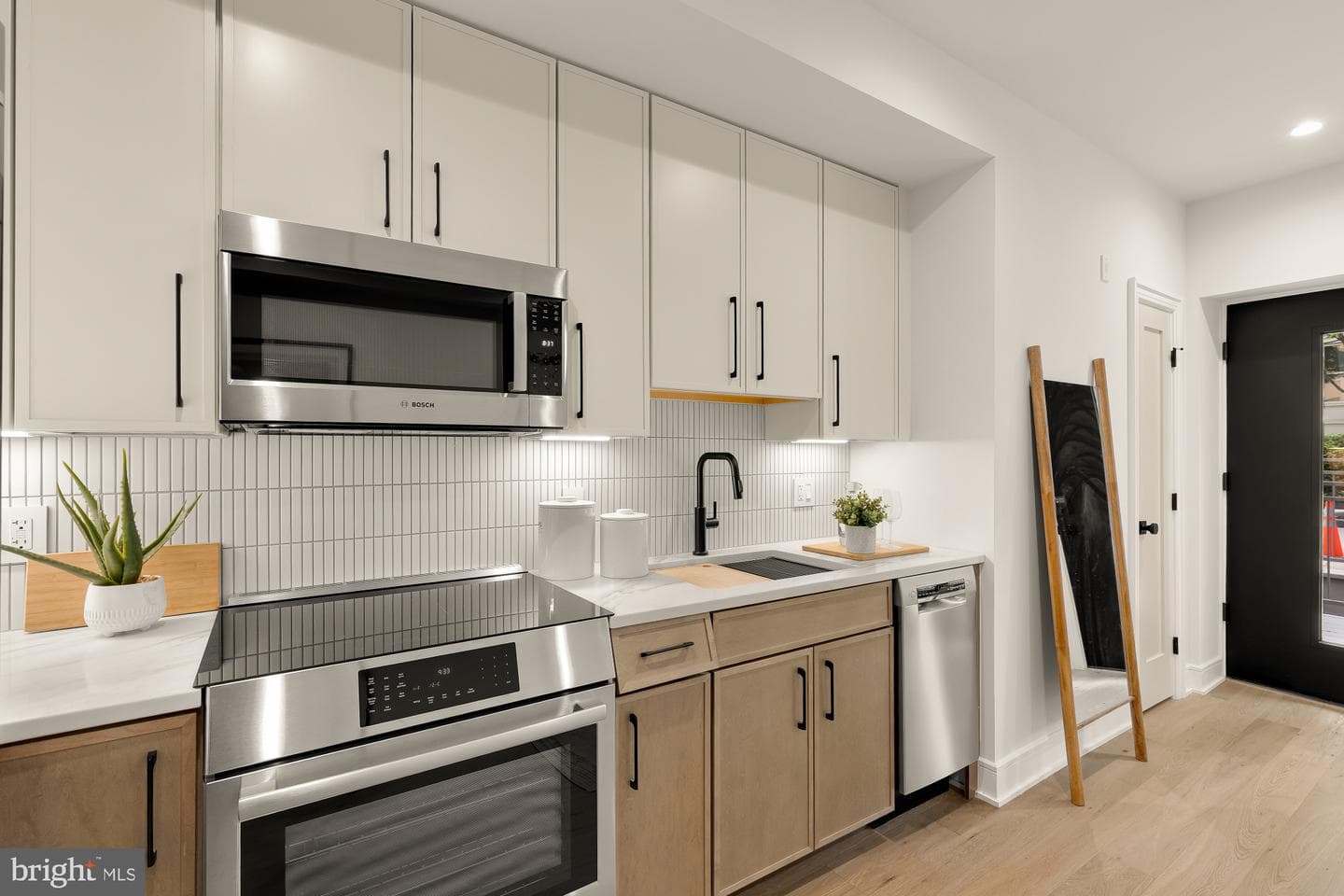 1463 Harvard Street NW #3 photo 8