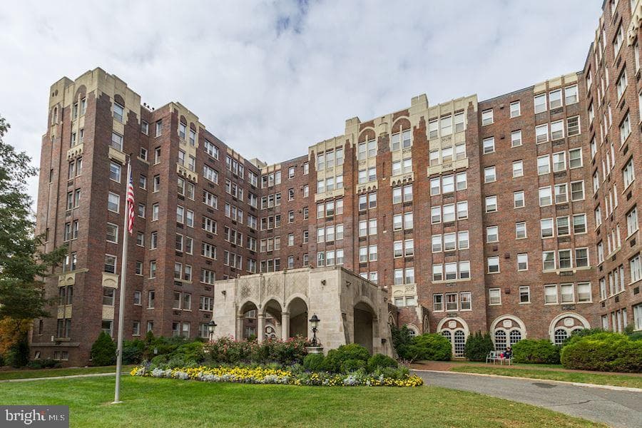 4000 Cathedral Avenue NW #534b photo 3