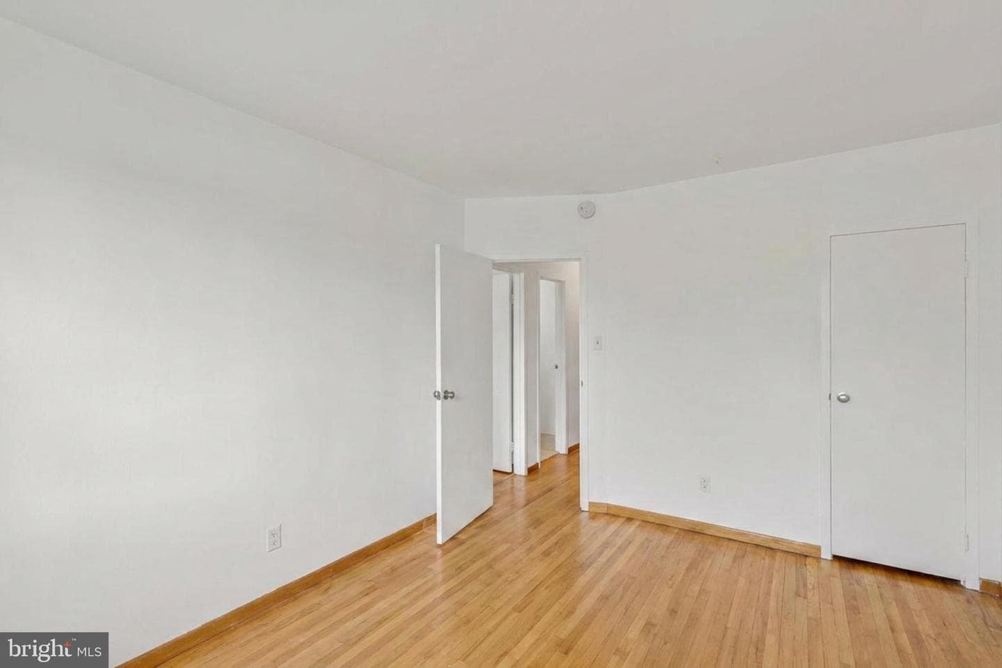 4200 Cathedral Avenue NW #716 photo 32