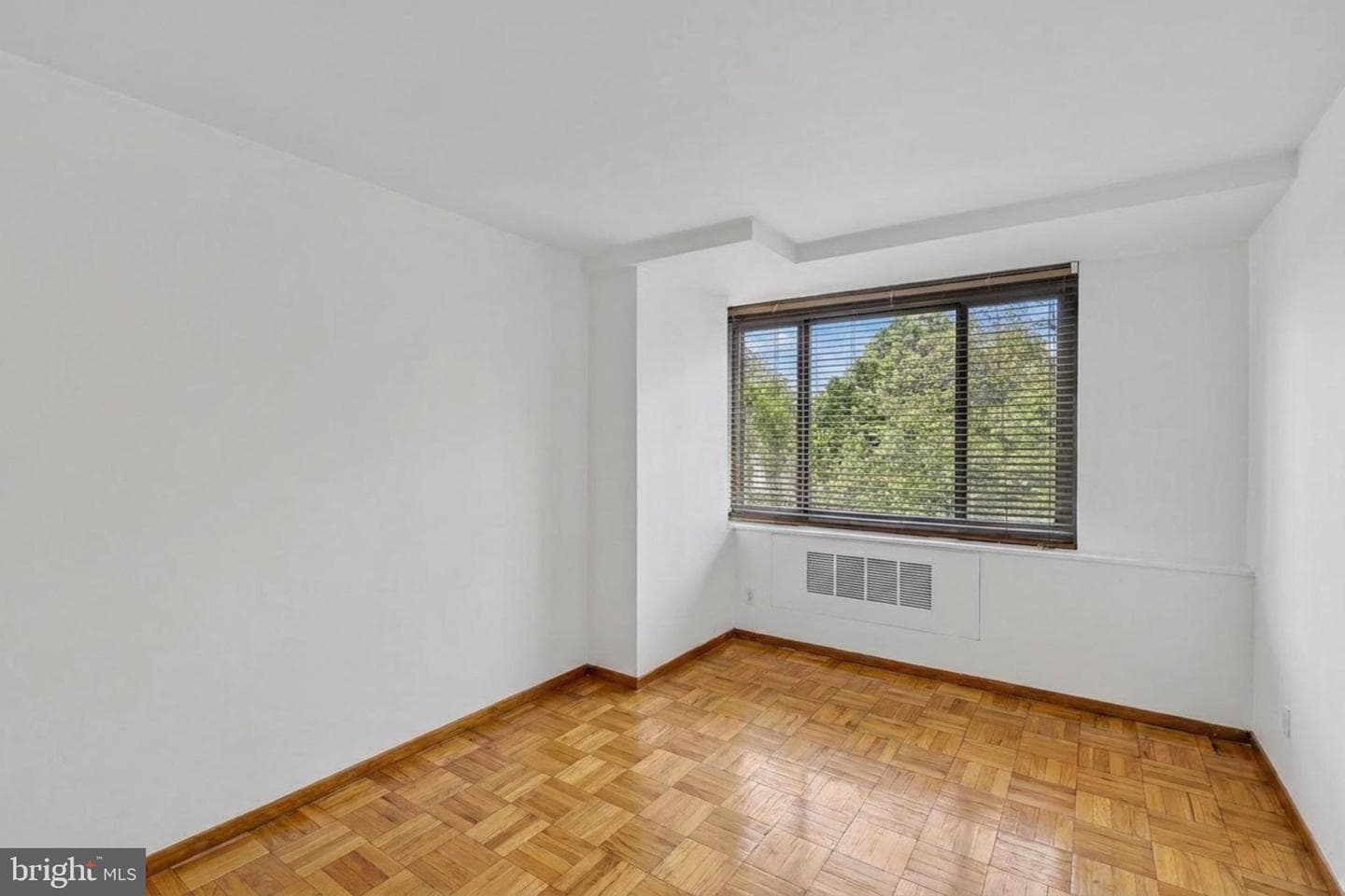 4200 Cathedral Avenue NW #716 photo 33