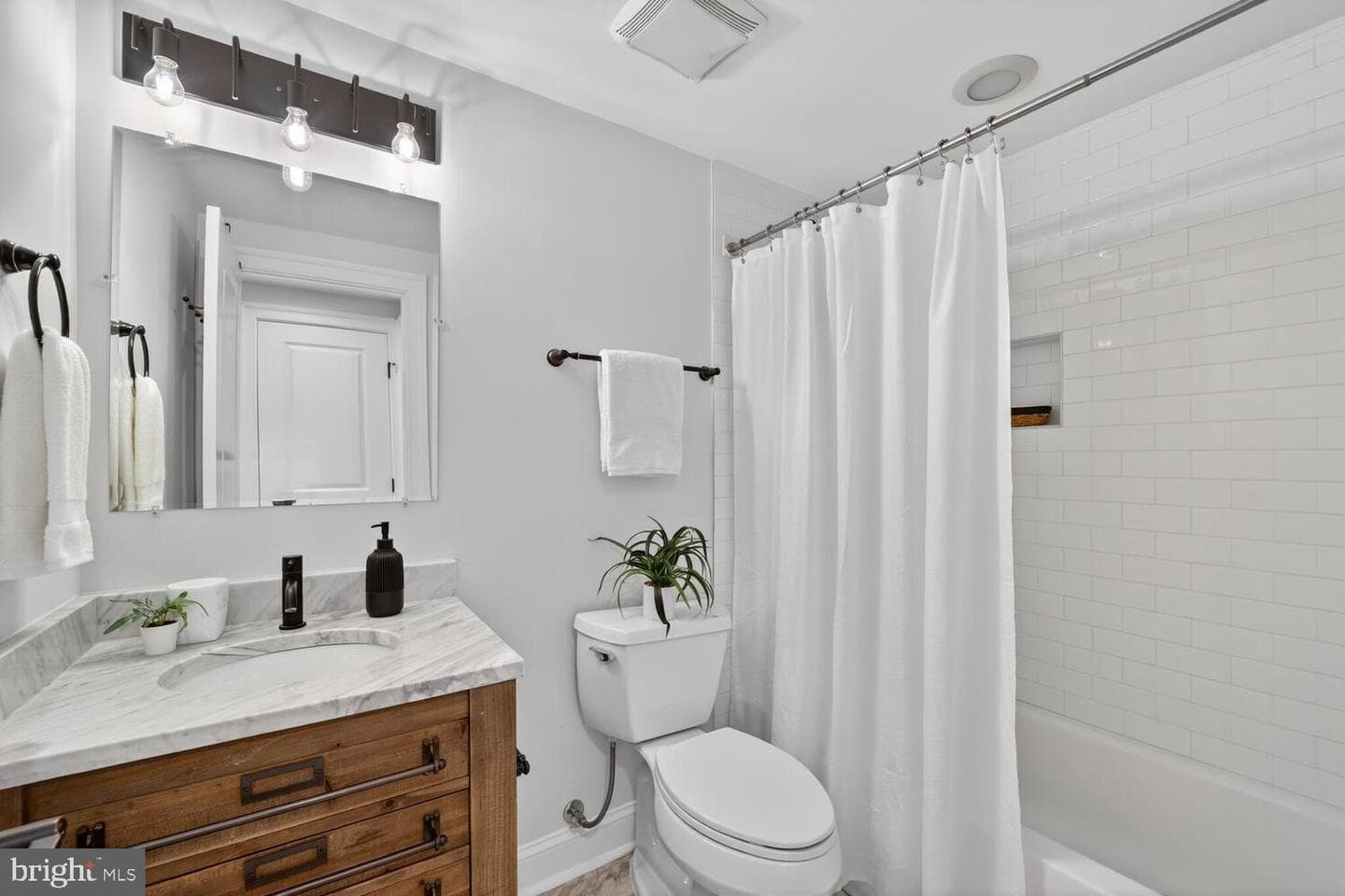 131 NW P Street NW photo 20