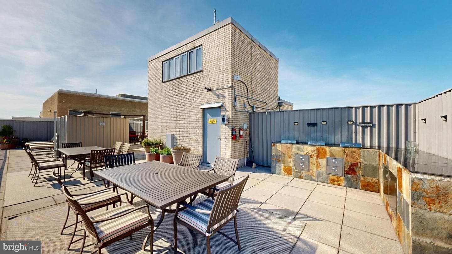 1711 Massachusetts Avenue NW #301 photo 16