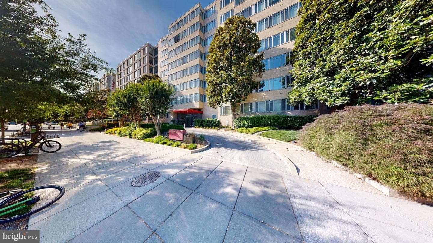1711 Massachusetts Avenue NW #301 photo 18