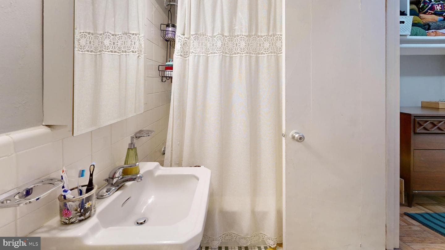 1711 Massachusetts Avenue NW #301 photo 6
