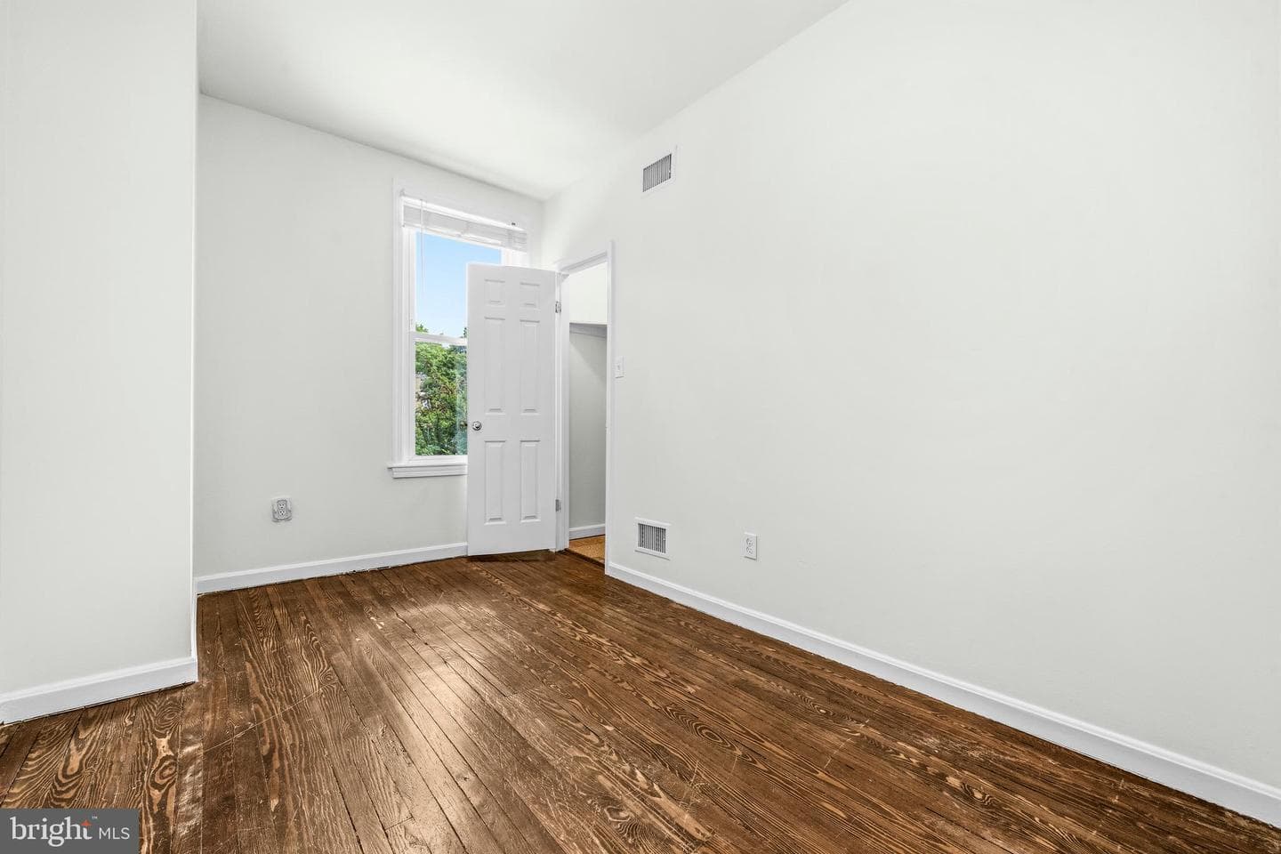 1504 Gales Street NE photo 18