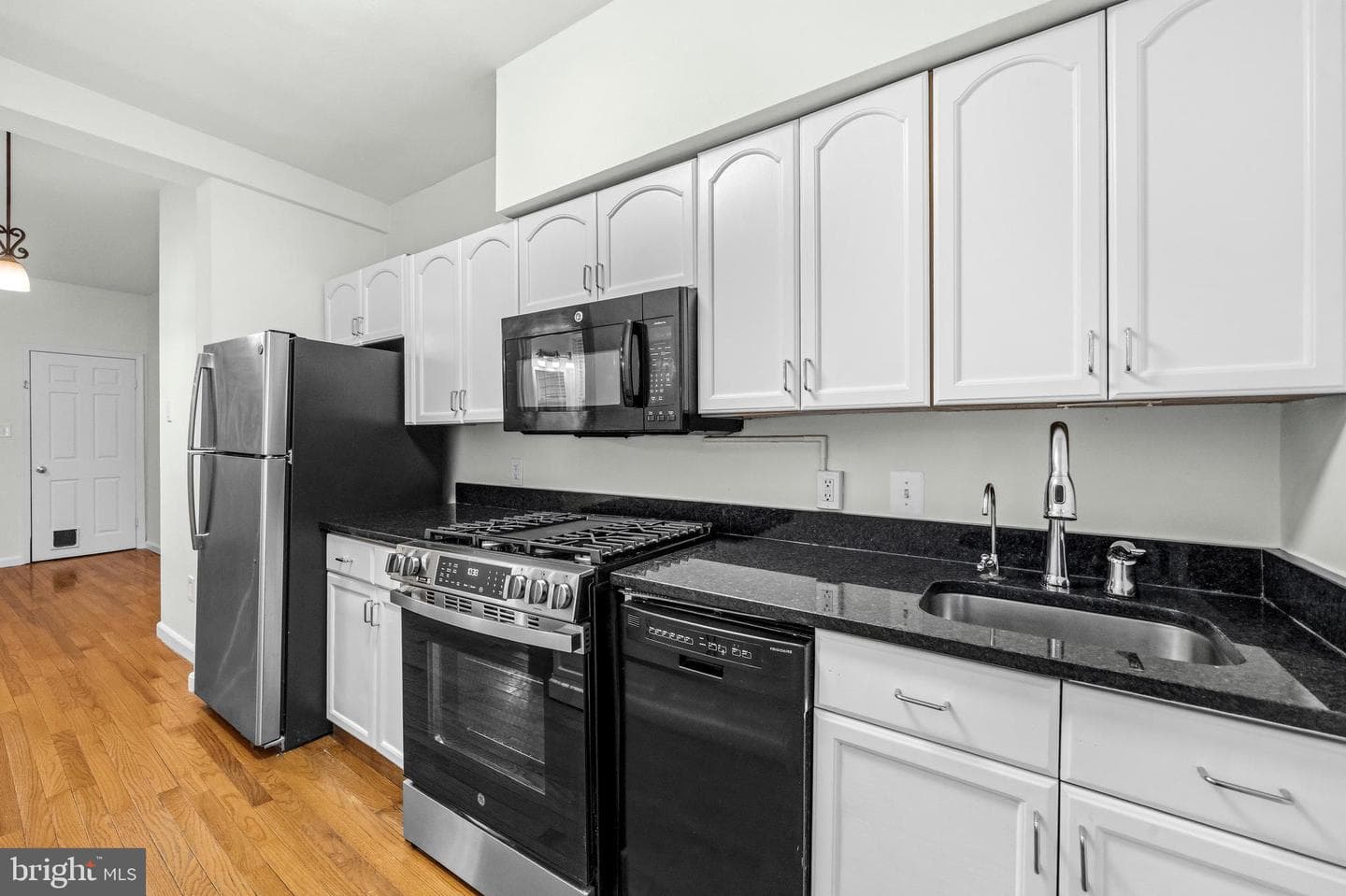 1504 Gales Street NE photo 9