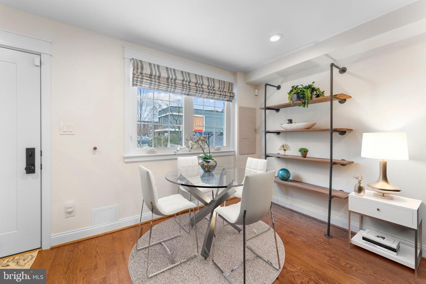 1527 K Street SE photo 3