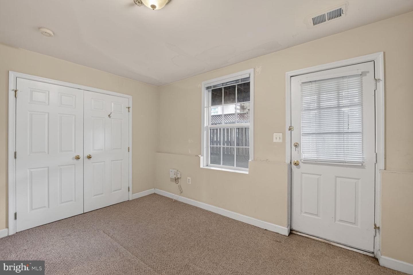 821 Capitol Square Place SW photo 10