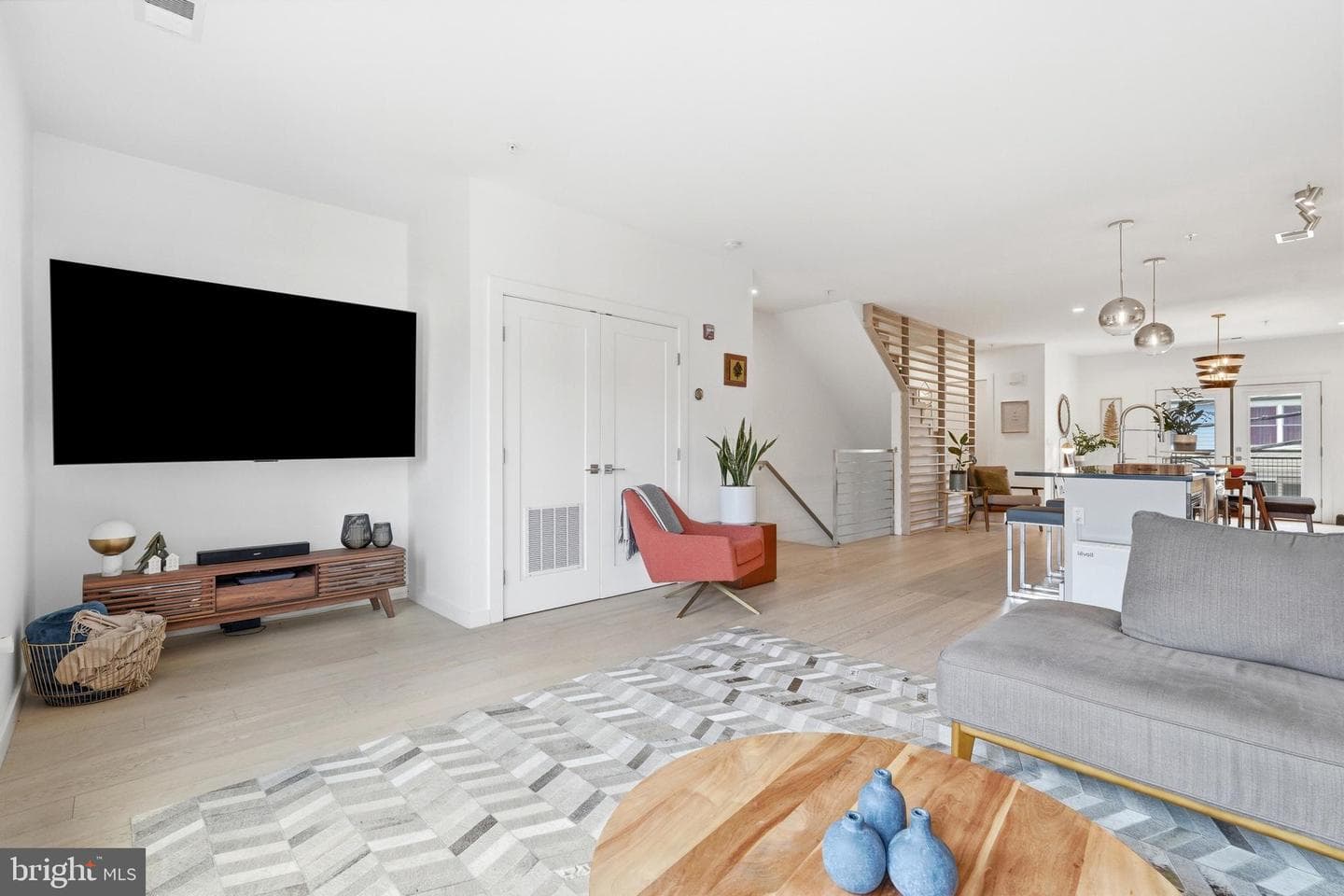 1867 Corcoran Street NE #b photo 5