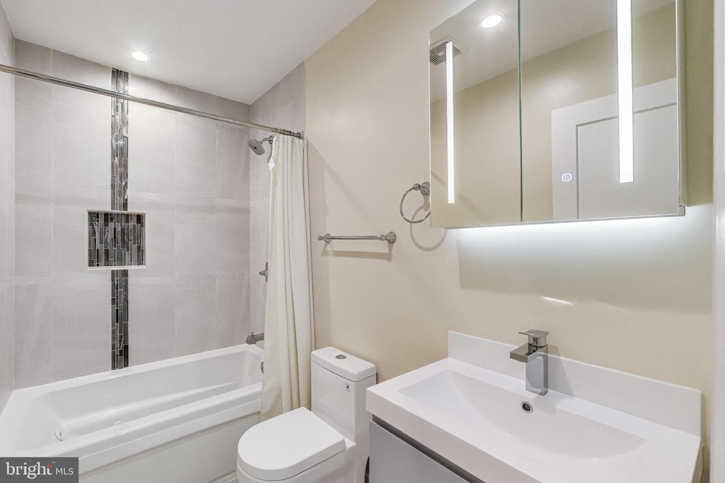 625 Park Road NW #206 photo 22