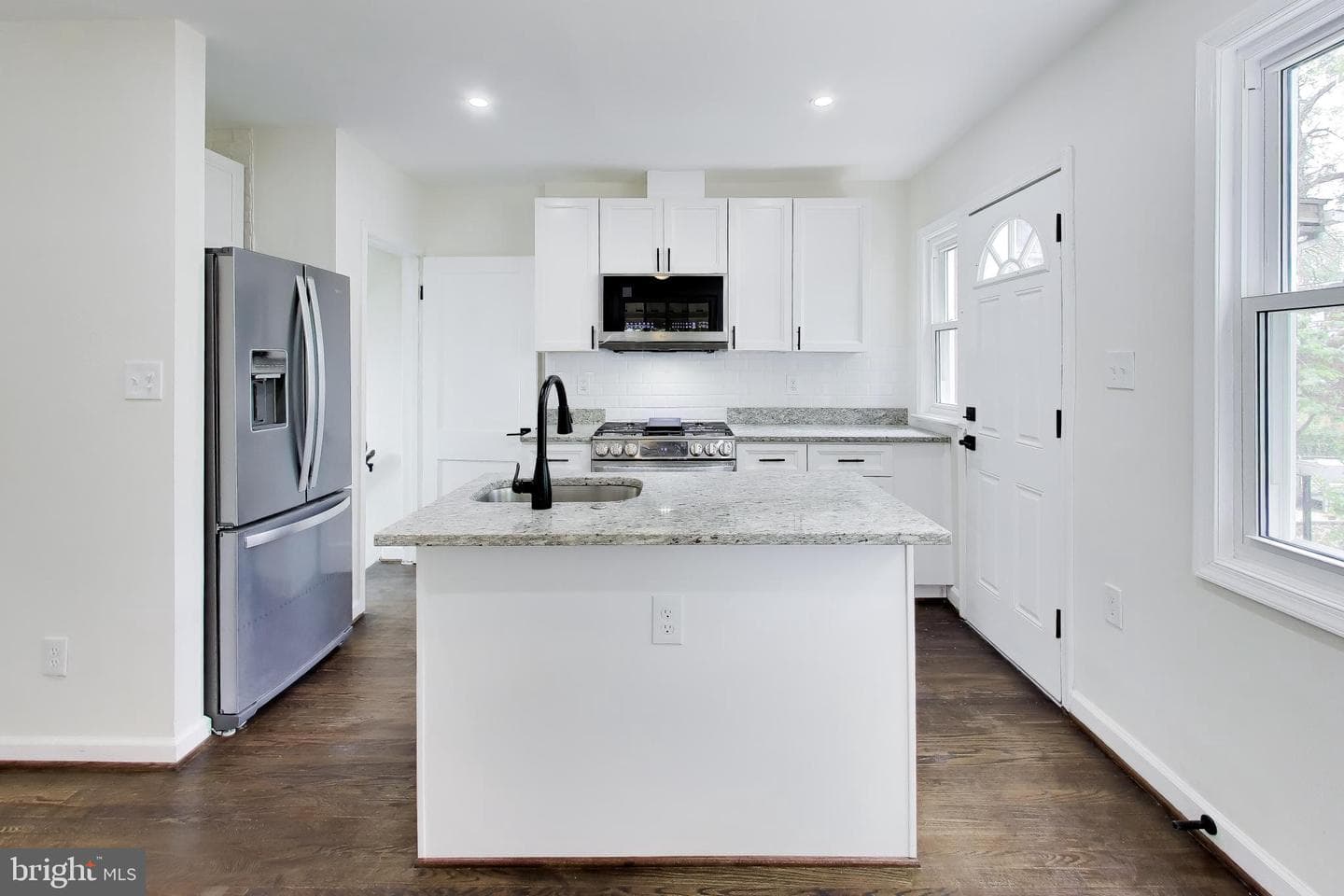 186 Forrester Street SW photo 10