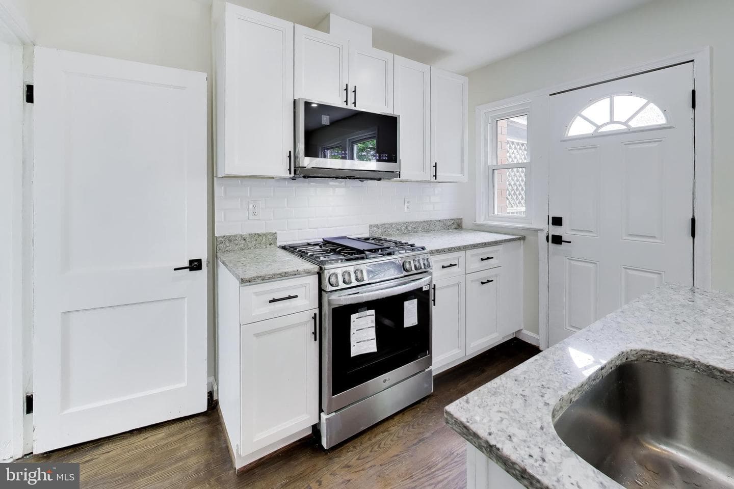 186 Forrester Street SW photo 12