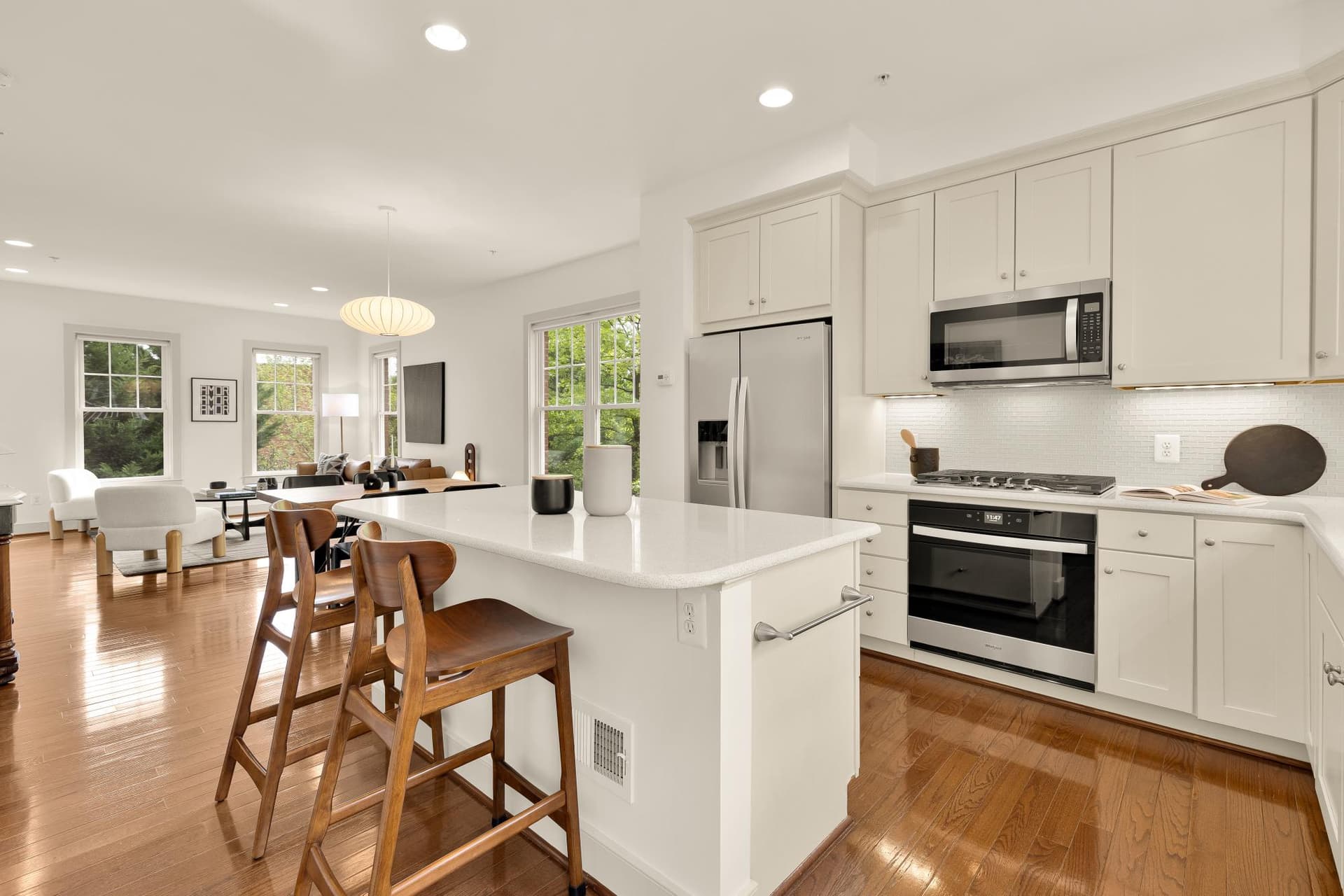 626 Regent Place NE photo 10