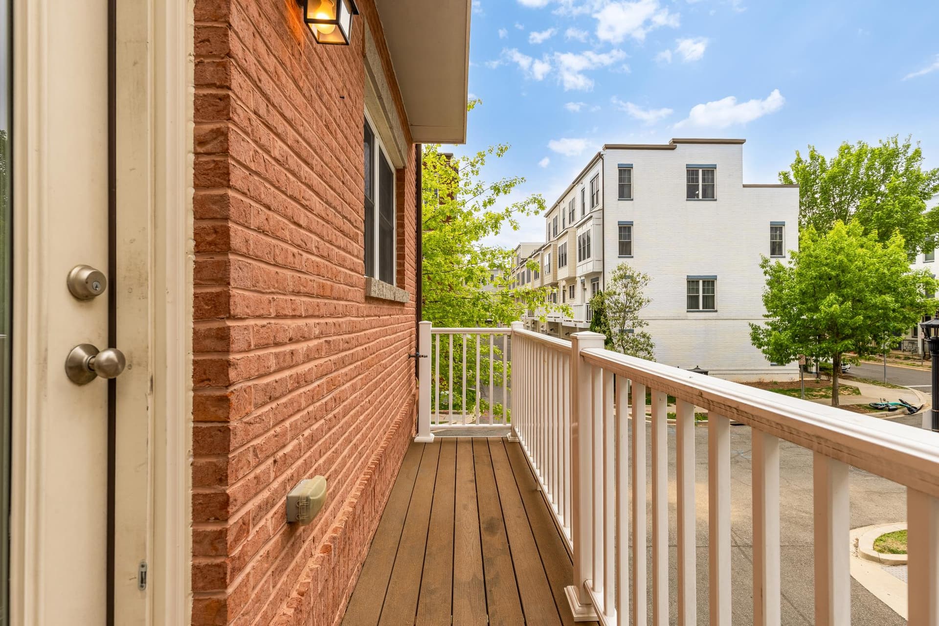 626 Regent Place NE photo 16