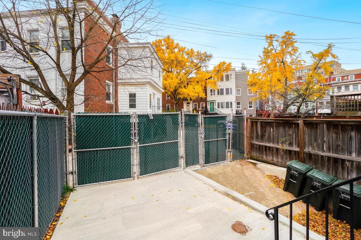 1526 Spring Place NW photo 34