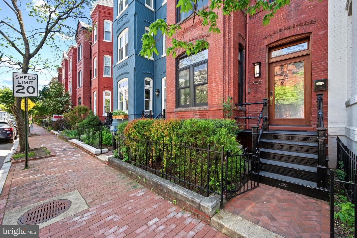 950 Westminster Street NW photo 3