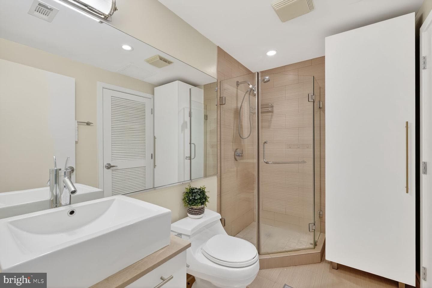 1010 Massachusetts Avenue NW #807 photo 12