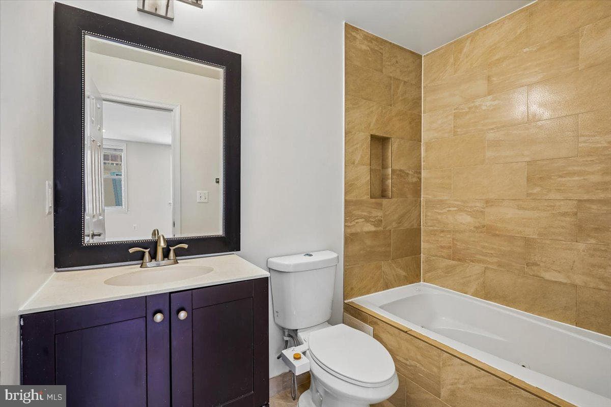 1339 C Street NE photo 15