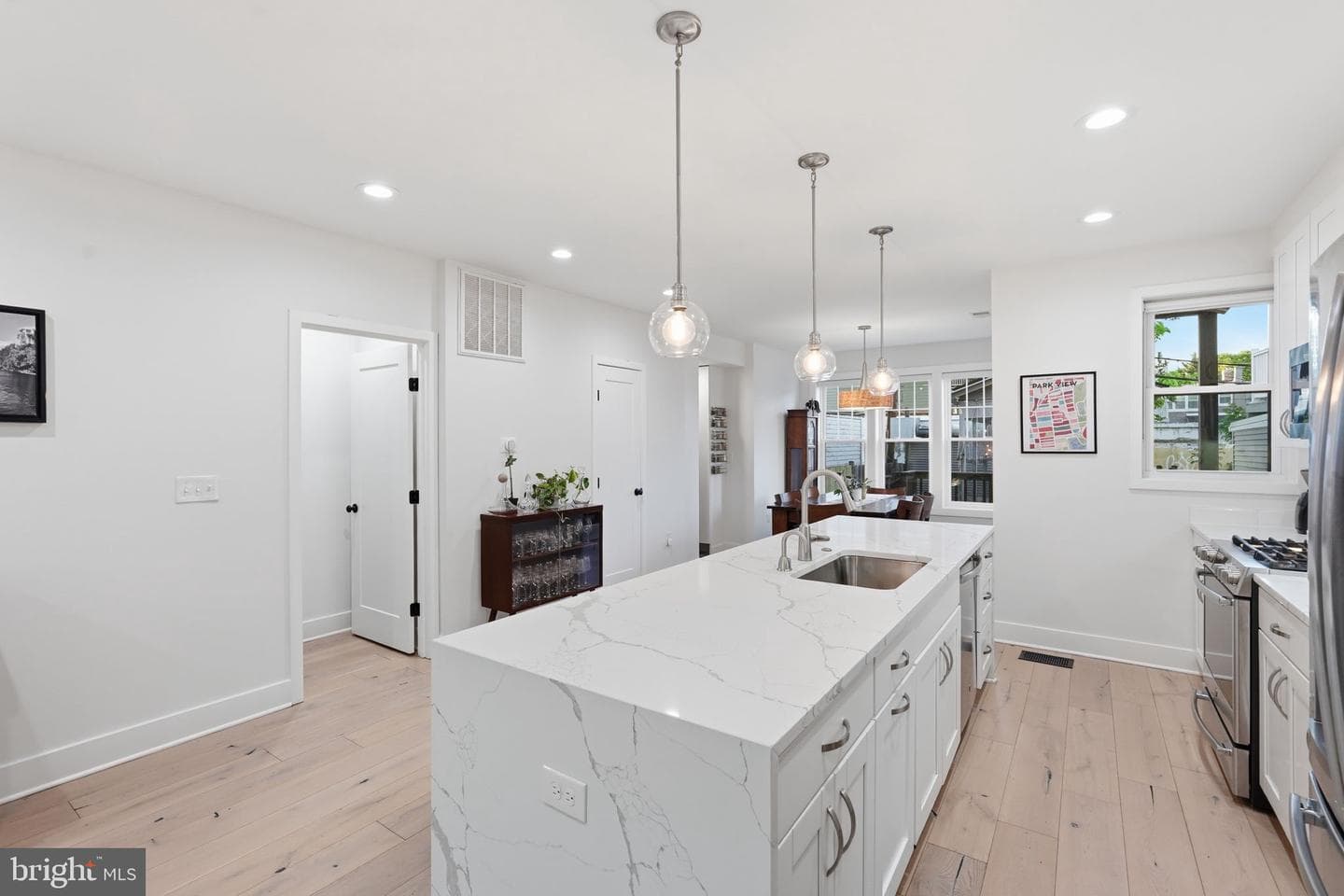 445 Kenyon Street NW photo 12