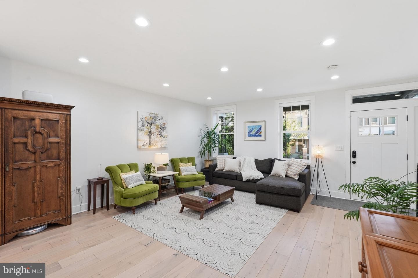 445 Kenyon Street NW photo 7
