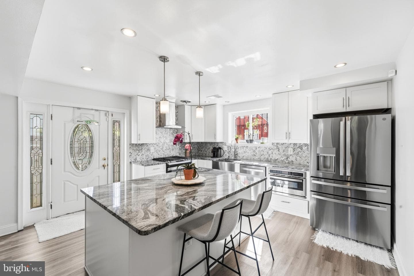 618 Geranium Street NW photo 4