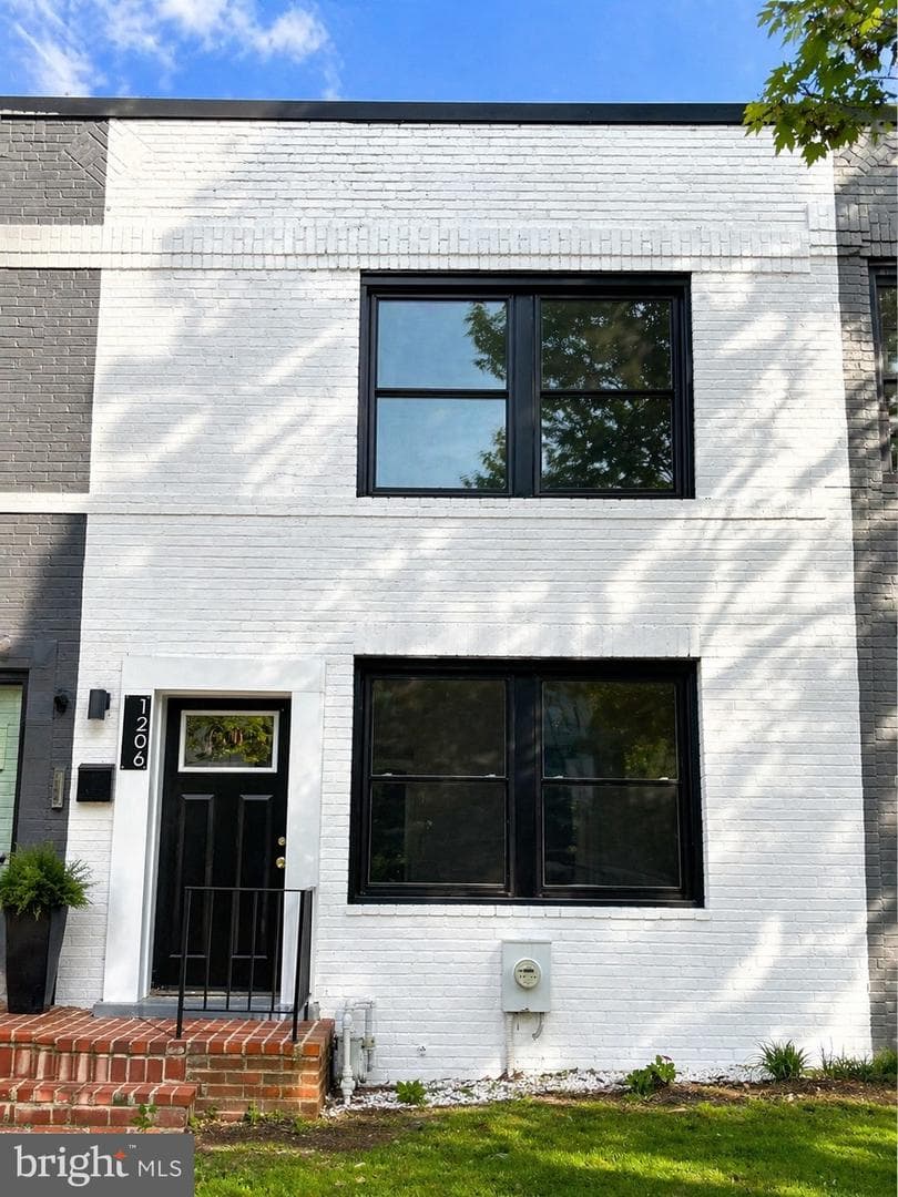 1206 16th Street NE, Washington