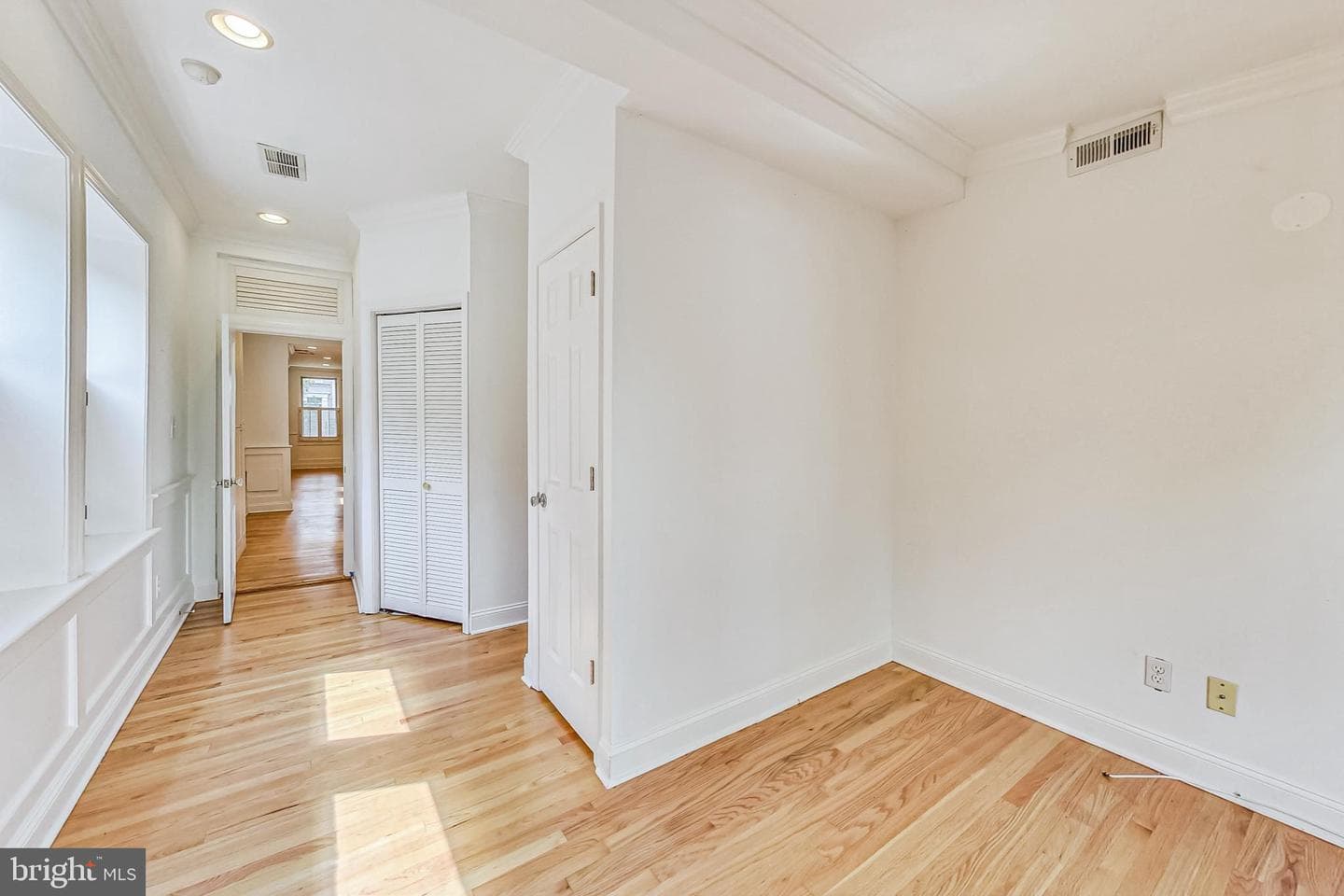 524 10th Street SE photo 16