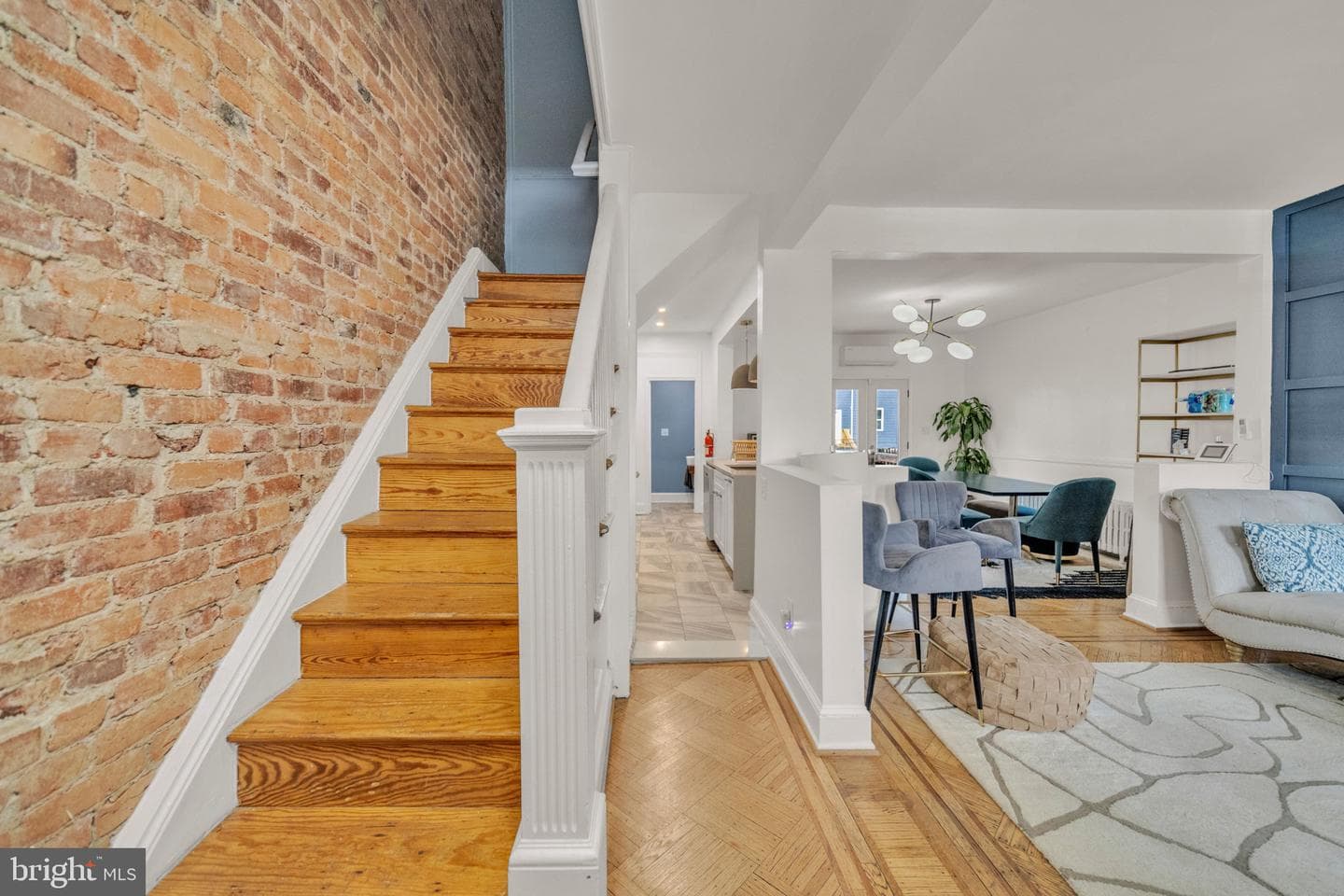 1118 Staples Street NE photo 11