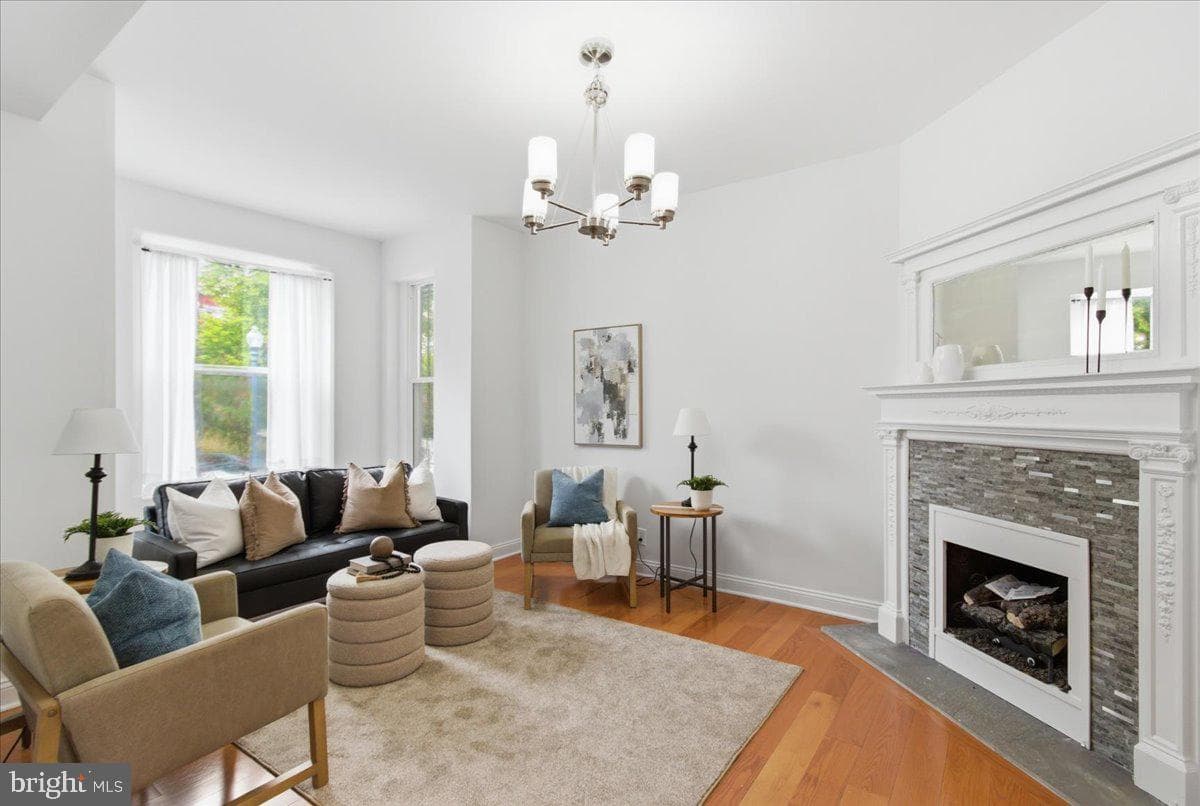 131 R Street NE #a photo 2