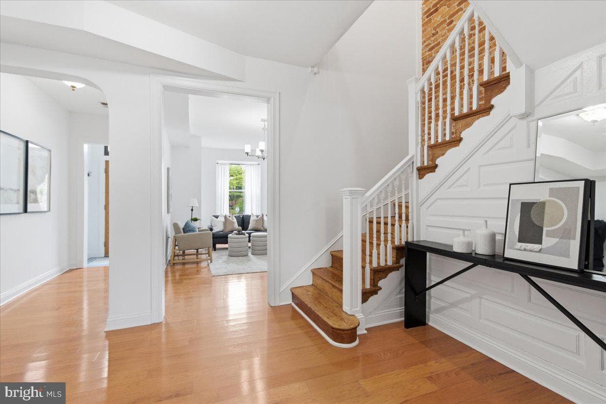 131 R Street NE #a photo 5