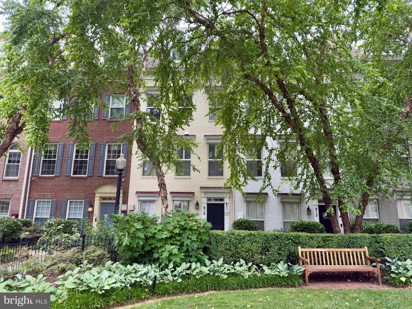 810 Capitol Square Place SW photo 2
