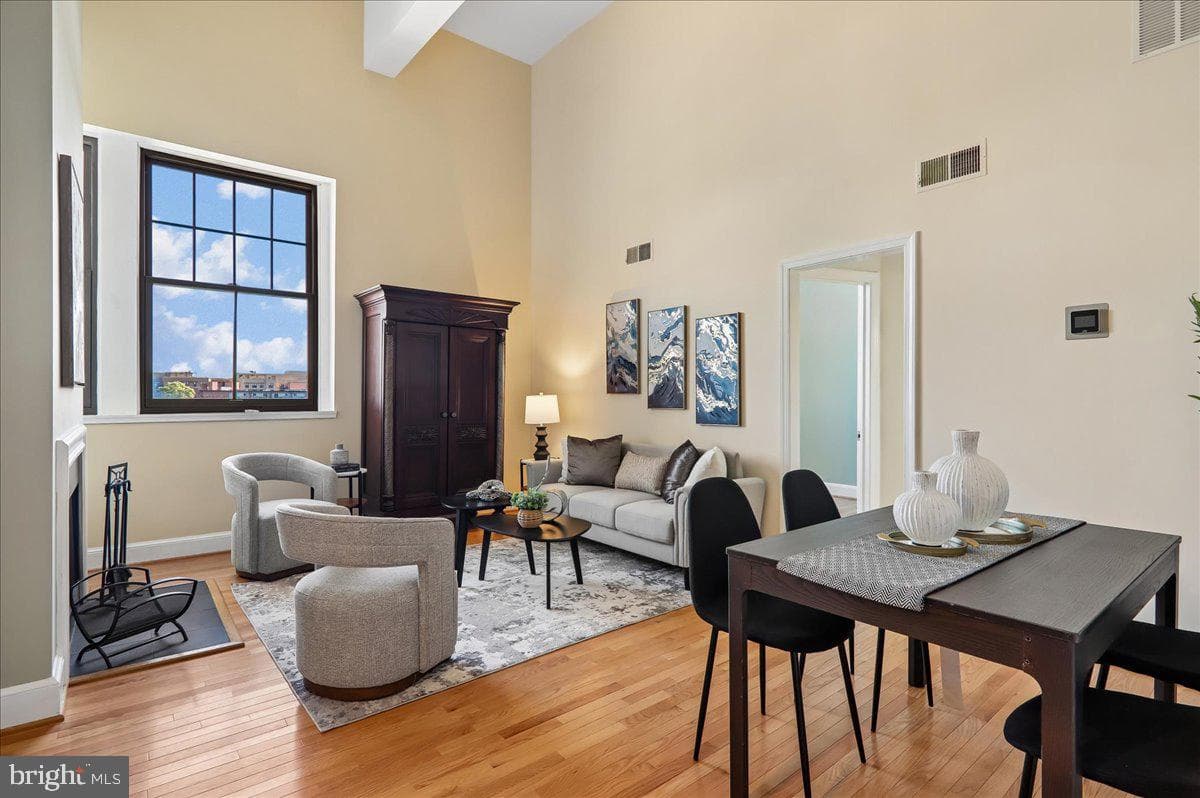 523 8th Street NE #302 photo 16