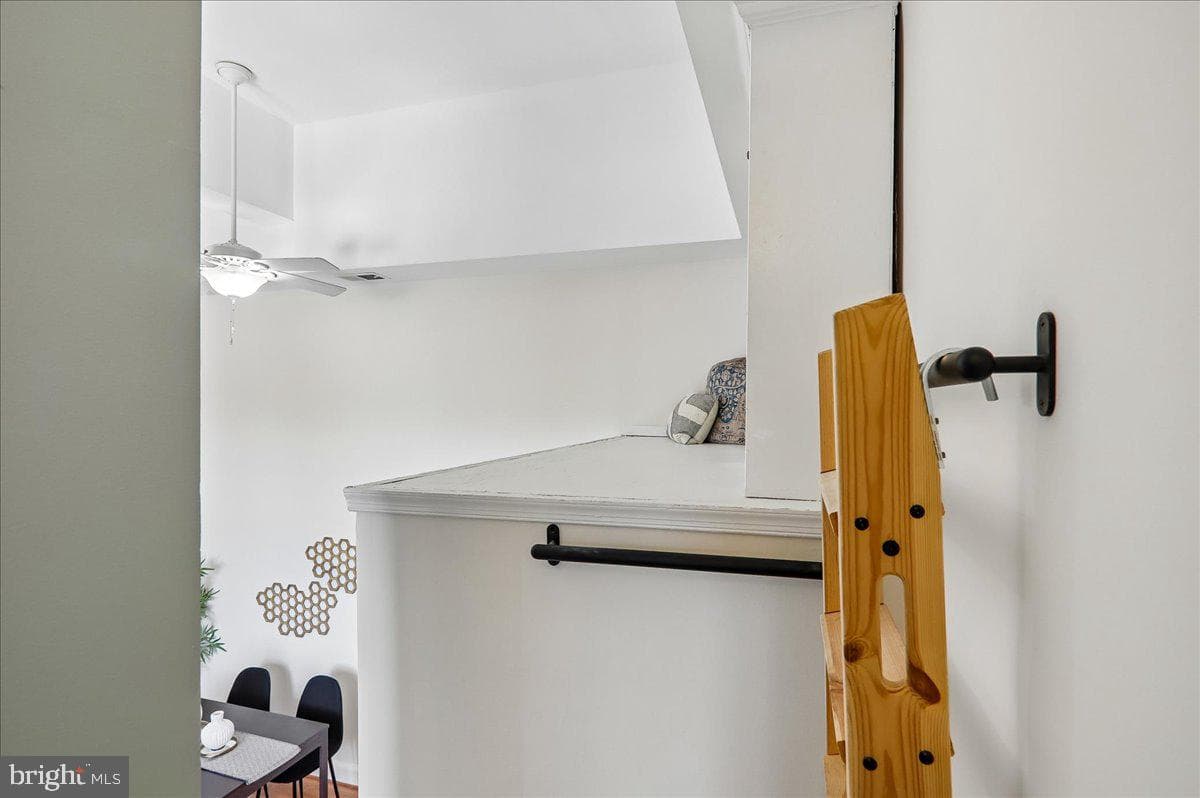 523 8th Street NE #302 photo 27