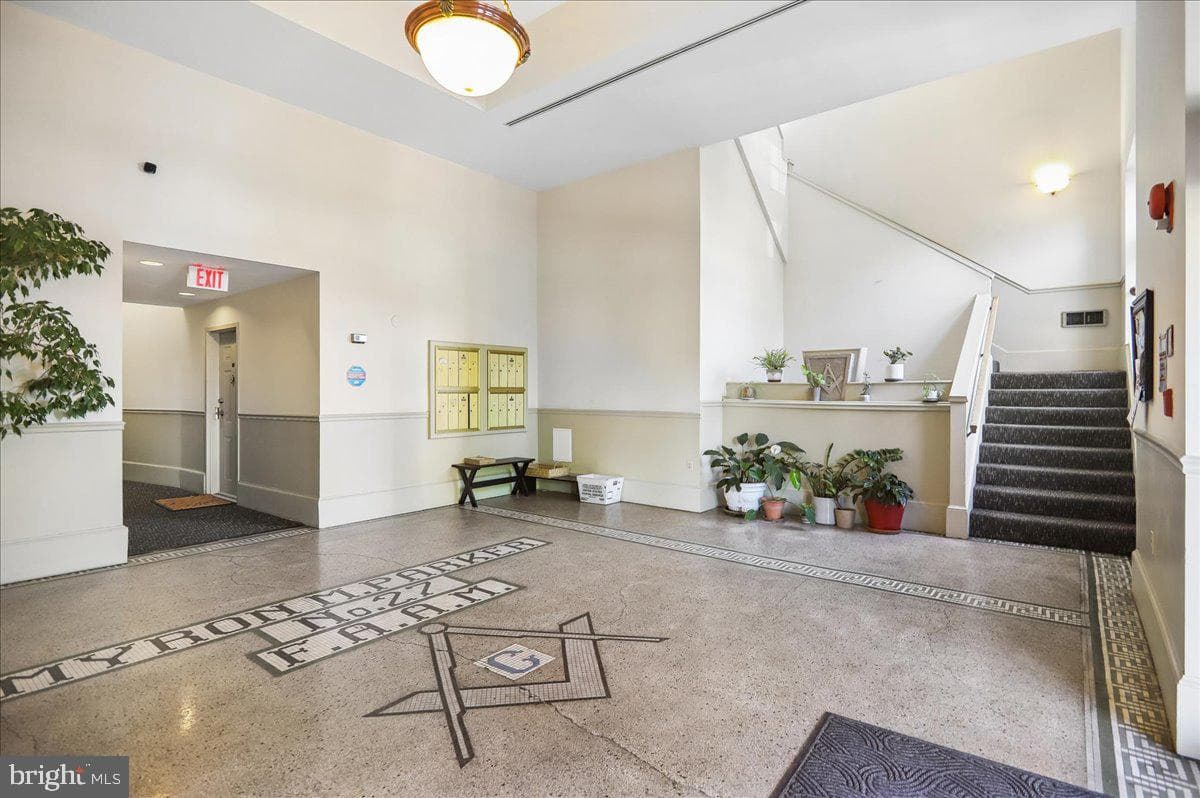 523 8th Street NE #302 photo 3