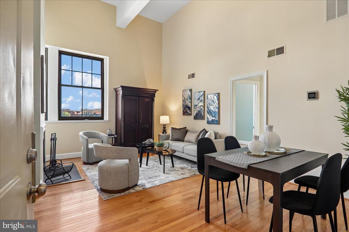 523 8th Street NE #302 photo 7