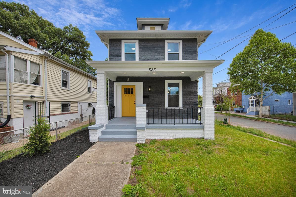 823 46th Street NE photo 1