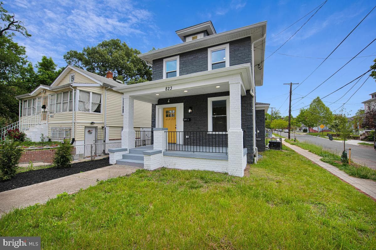 823 46th Street NE photo 3